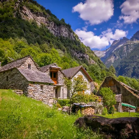 Casa Tecitt With Shared Pool In Val Resa - Happy Rentals Brione sopra Minusio